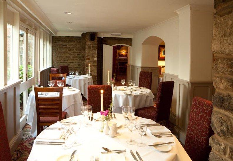 Falcon Hotel Towcester Restoran fotoğraf